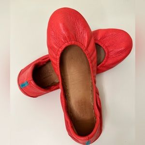 Limited Edition Poppy Tieks EUC
